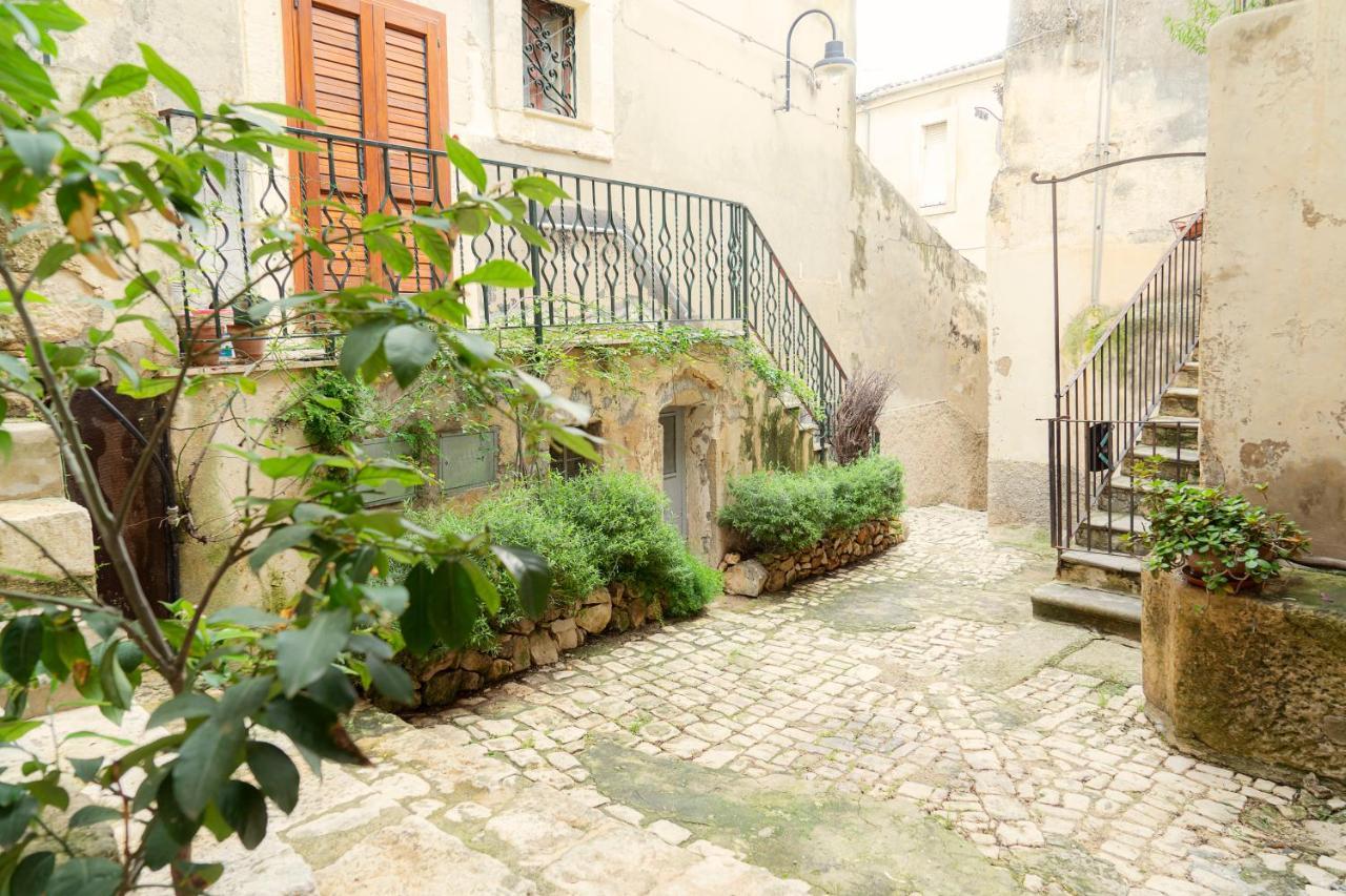Appartement Dammusi Beneventano à Scicli Extérieur photo